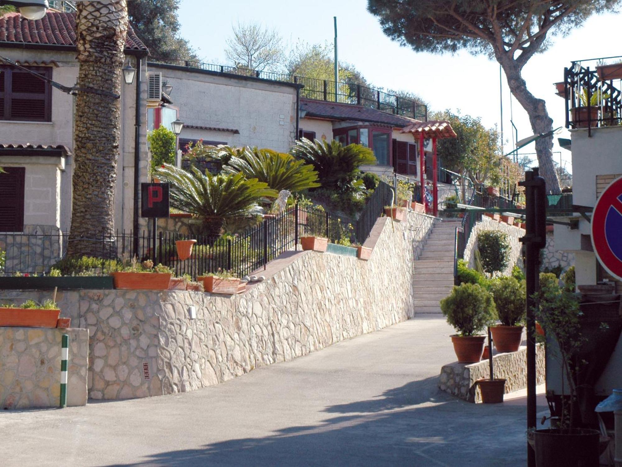 Mini Hotel Pozzuoli Exterior foto