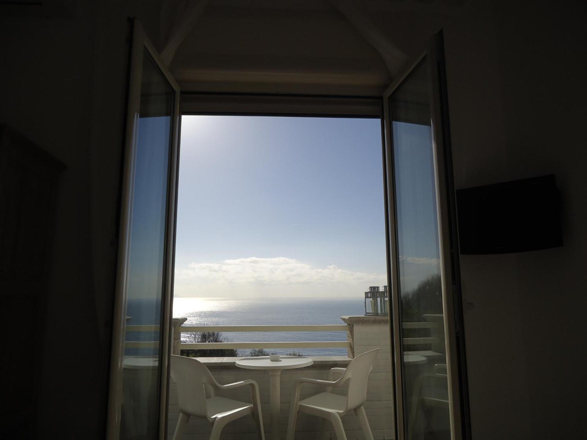 Mini Hotel Pozzuoli Exterior foto