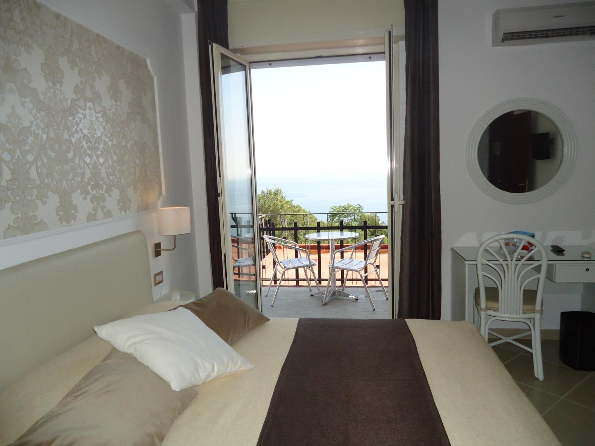 Mini Hotel Pozzuoli Exterior foto