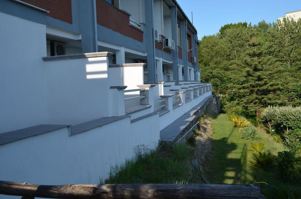 Mini Hotel Pozzuoli Exterior foto